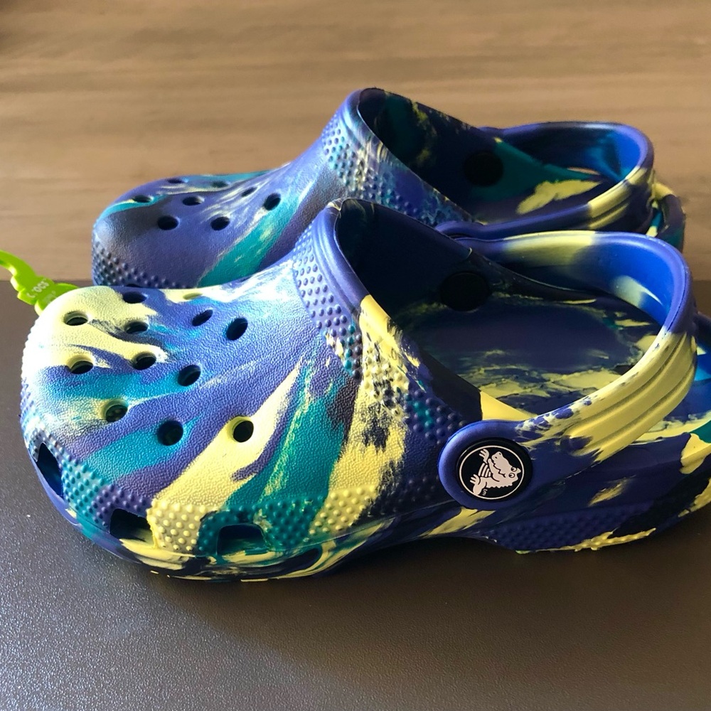Crocs Kids Size C10 green/blue tight dye Style Water Shoes Slides